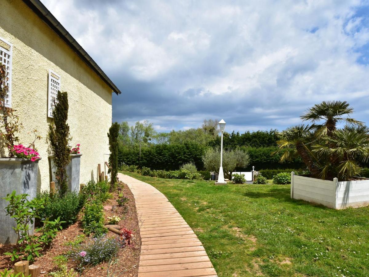 Superb Holiday Home Near The Beach Quineville Luaran gambar