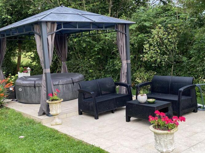 Superb Holiday Home Near The Beach Quineville Luaran gambar
